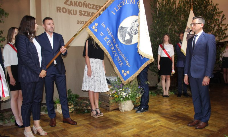 Uroczyste nadanie nowego sztandaru I Liceum Ogólnokształcącego im. Wojciecha Kętrzyńskiego w Kętrzynie