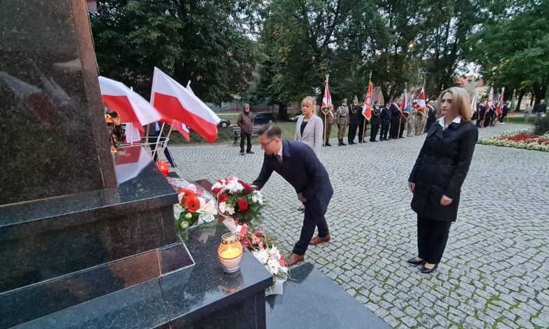 Uroczystości upamiętniające 82. rocznicę wybuchu II wojny światowej